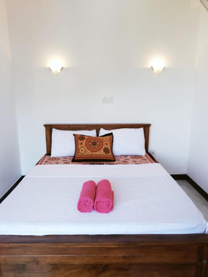 Kelum Homestay Kandy Esterno foto
