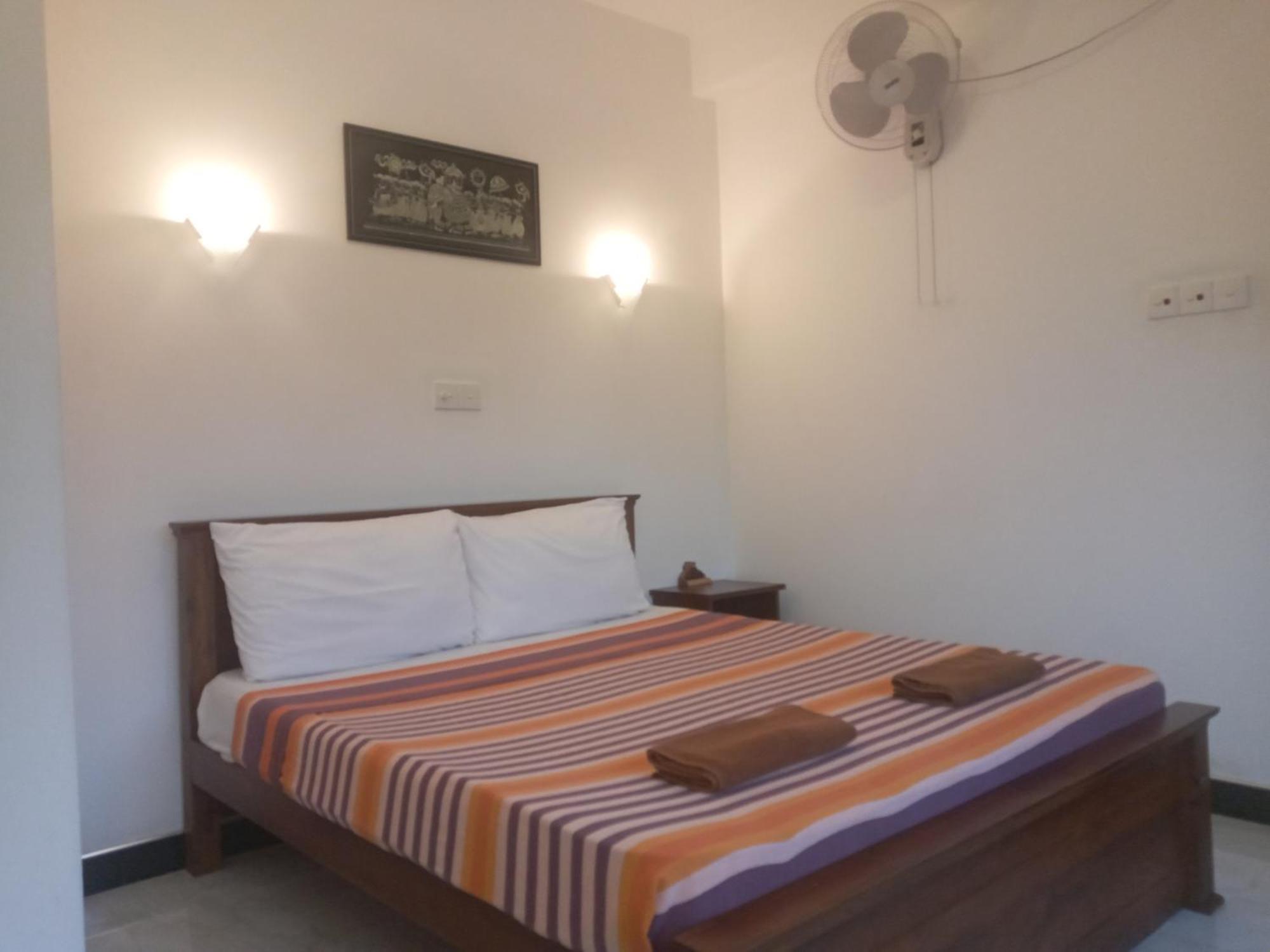 Kelum Homestay Kandy Esterno foto