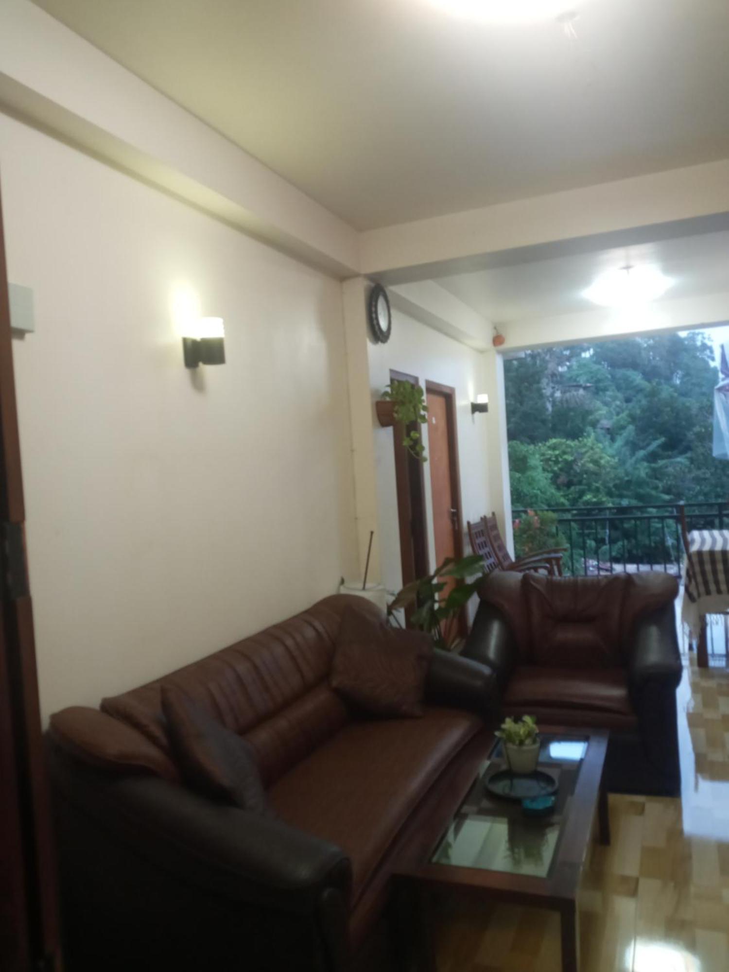 Kelum Homestay Kandy Esterno foto